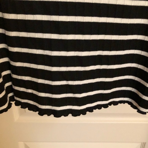 π
Ίπ KAARI BLUE Top B/W Striped NWT Buy It Now Priceππ - Picture 4 of 8